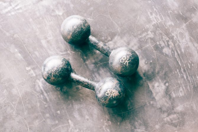 2 dumbbells 